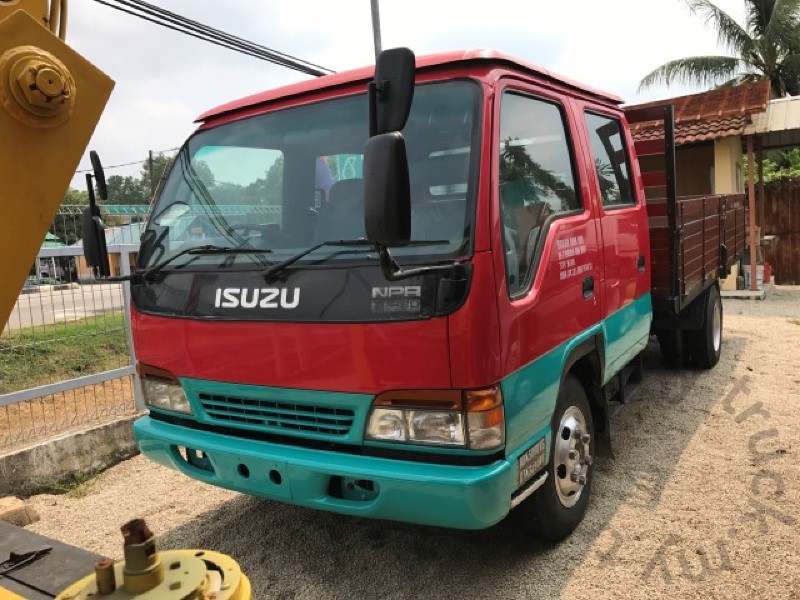 2017-isuzu-npr-70-pro-7-500kg-in-johor-manual-for-rm75-000-mytruck-my