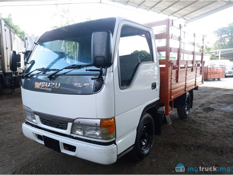 2017 Isuzu NHR69E REBUILT KARGO AM 10' 4,100kg in Selangor Manual for ...