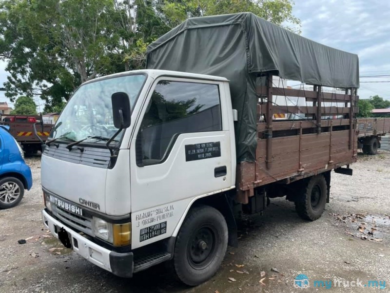 1992 Mitsubishi FB300 Canvos Cargo 1tan Truck 2,500kg in Johor Manual ...
