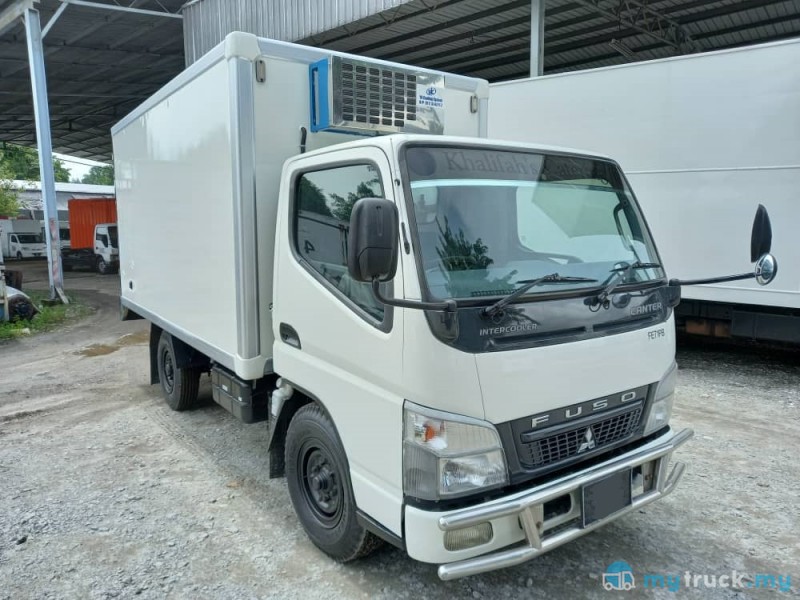 2014 Mitsubishi FE71PB Freezer Box 12'5 4,500kg in Selangor Manual for ...