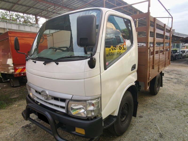 2015 Hino WU302R Kargo Am Canvas Frame 4,500kg in Kuala Lumpur Manual ...