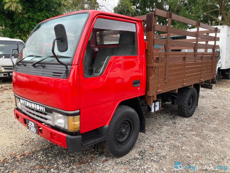 1992 Mitsubishi Mitsubishi FB300 Canves Cargo 1tan Truck 2,500kg in ...