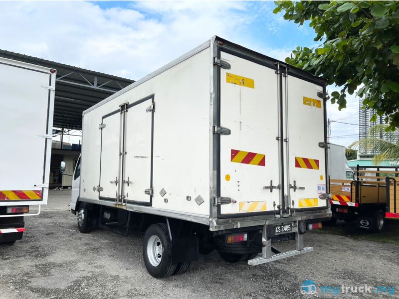 2012 Mitsubishi-Fuso FE83PG Chiller 5,000kg in Kuala Lumpur Manual for ...