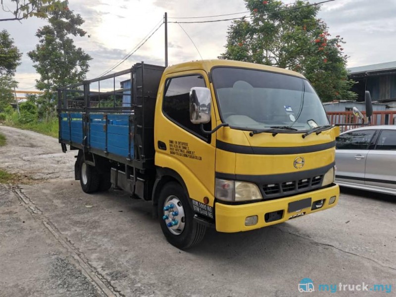 2017 Hino XZU410 5,000kg in Johor Manual for RM68,000 - mytruck.my