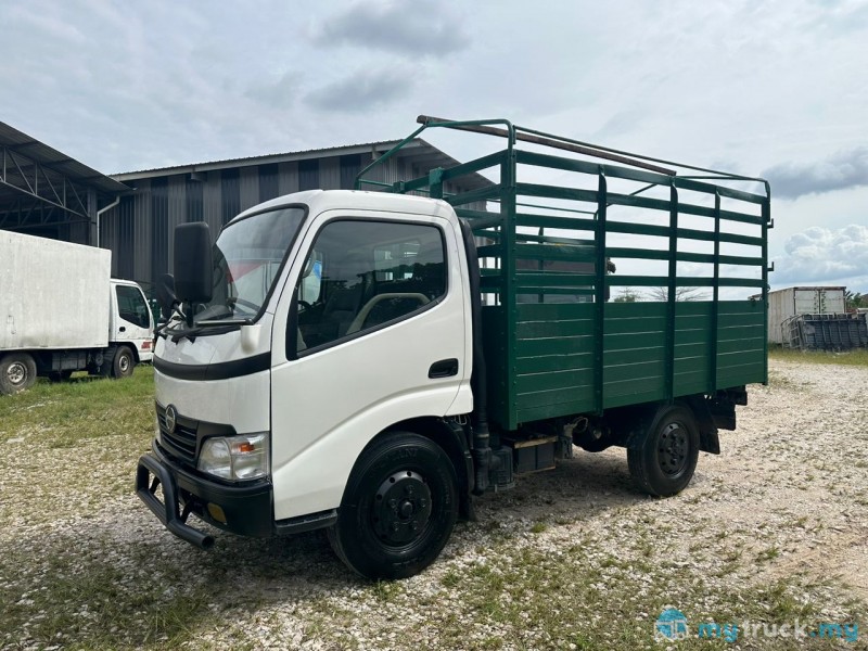 2010 Hino WU300R 4,800kg in Perak Manual for RM56,800 - mytruck.my