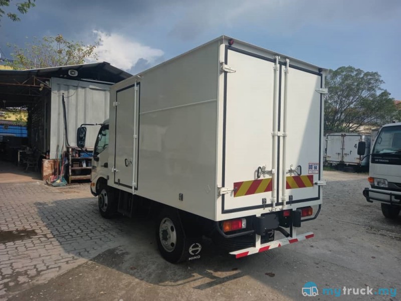 2021 Hino XZU600R Alu Box 10'3