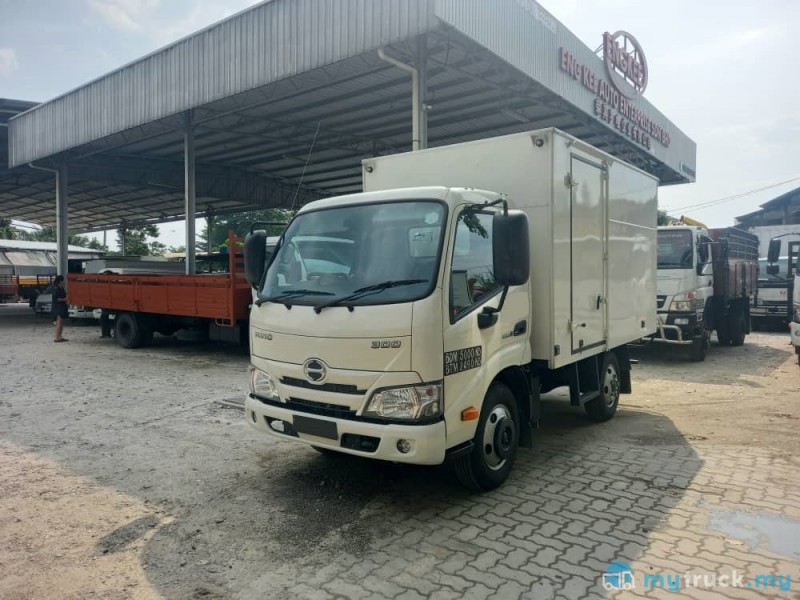 2021 Hino XZU600R Alu Box 10'3