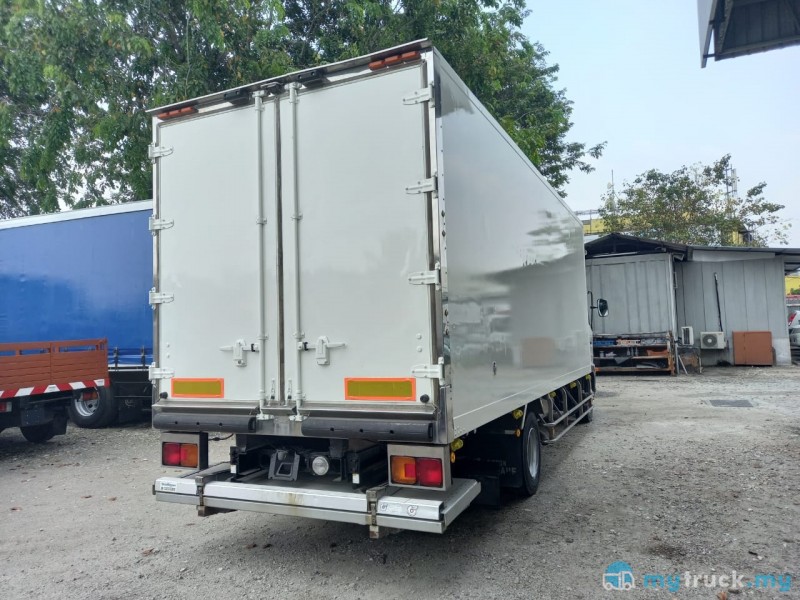 Hino New Rebuilt Fc Refrigerated Box With Tail Lift