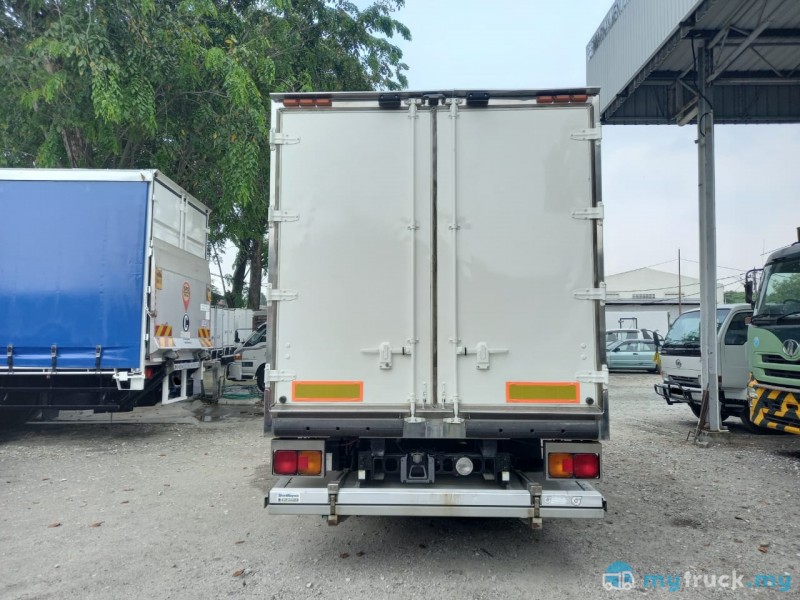 Hino New Rebuilt Fc Refrigerated Box With Tail Lift