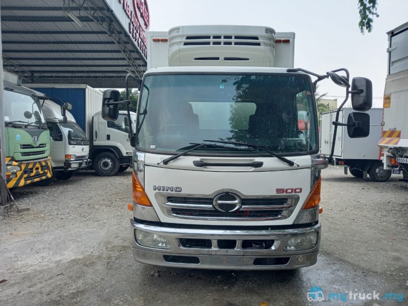 Hino New Rebuilt Fc Refrigerated Box With Tail Lift