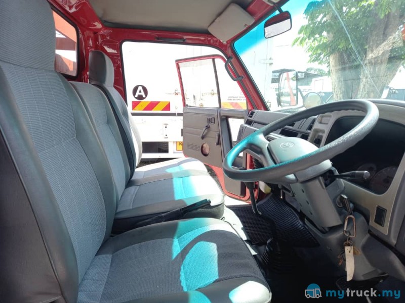 V116 2010 Daihatsu Delta V116 Wooden Kargo 14'3 5,000kg in Selangor Manual ...