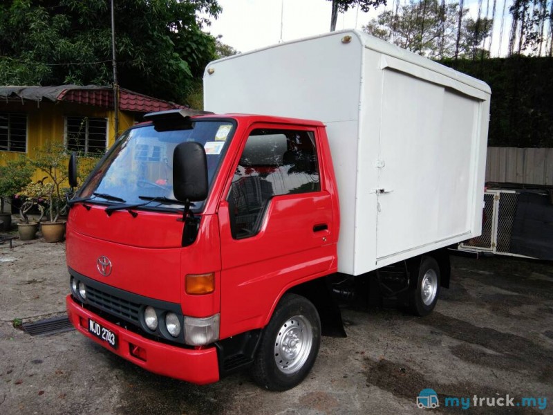 Toyota dyna 2001