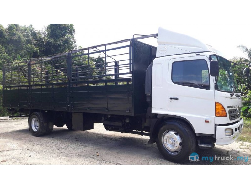 2011 Hino 500 Series 18,000kg in Johor Manual for RM135,000 - mytruck.my