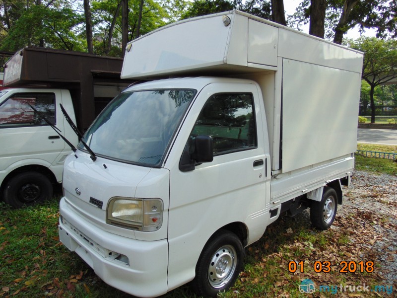 Daihatsu hijet 2018