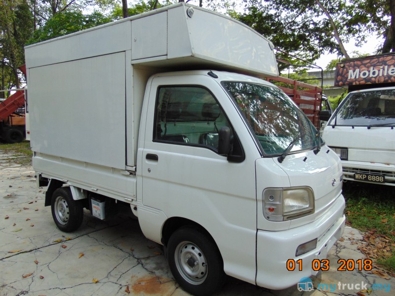 Daihatsu hijet 2018