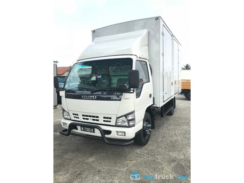 Isuzu npr 66