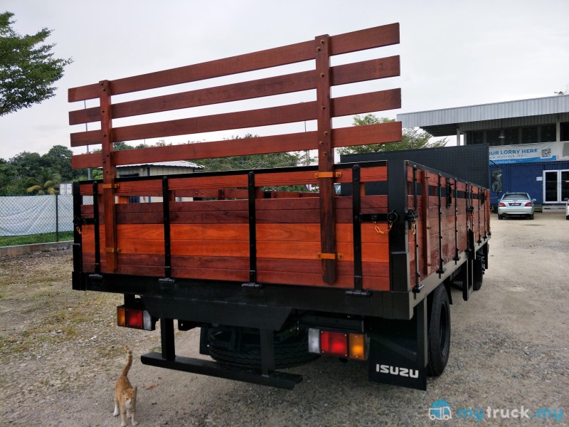 Isuzu npr 66