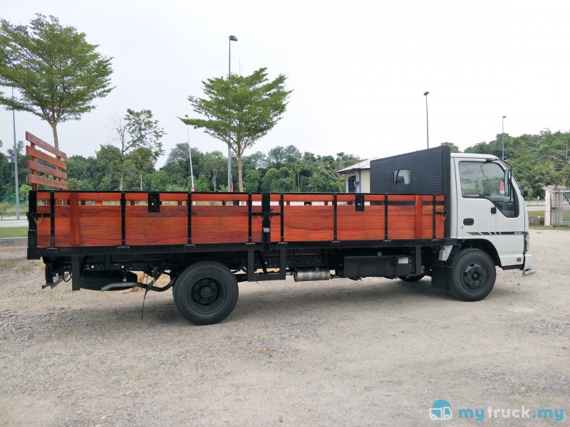 Isuzu npr 66