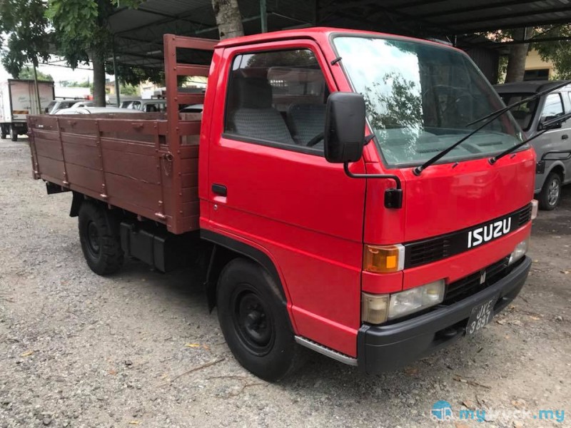 2007 Isuzu NHR55 4,100kg in Johor Manual for RM28,500 - mytruck.my