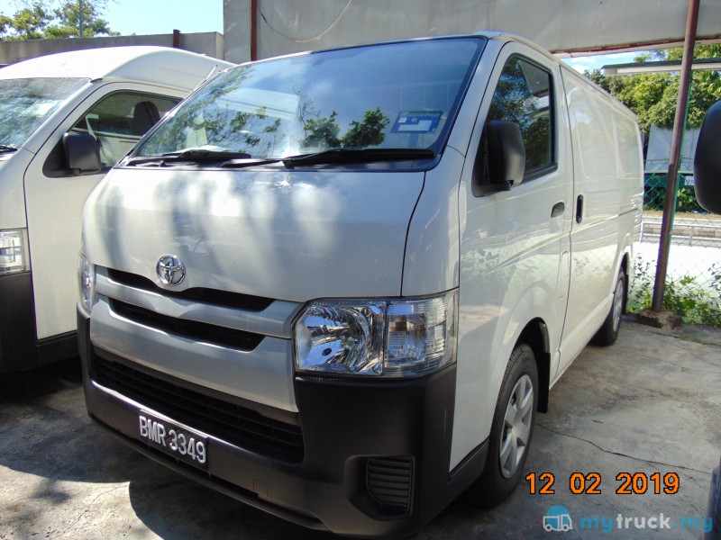 Toyota hiace 2014