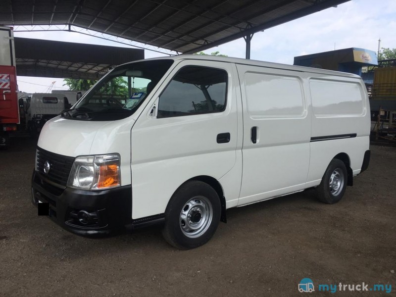 nissan urvan panel van