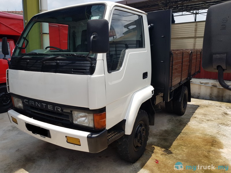 2008 Mitsubishi Canter  FG337 5 000kg in Pahang Manual for 