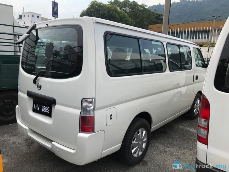  Furgoneta con ventana Nissan Urvan, 0 kg en Manual Perak para RM5,