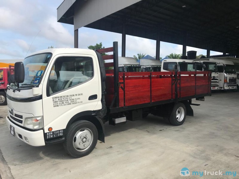 2020 Hino 300 7,500kg in Johor Manual for RM55,000 - mytruck.my