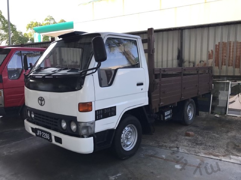 2000 Toyota Cargo 4,500kg in Johor Manual for RM27,888 - mytruck.my